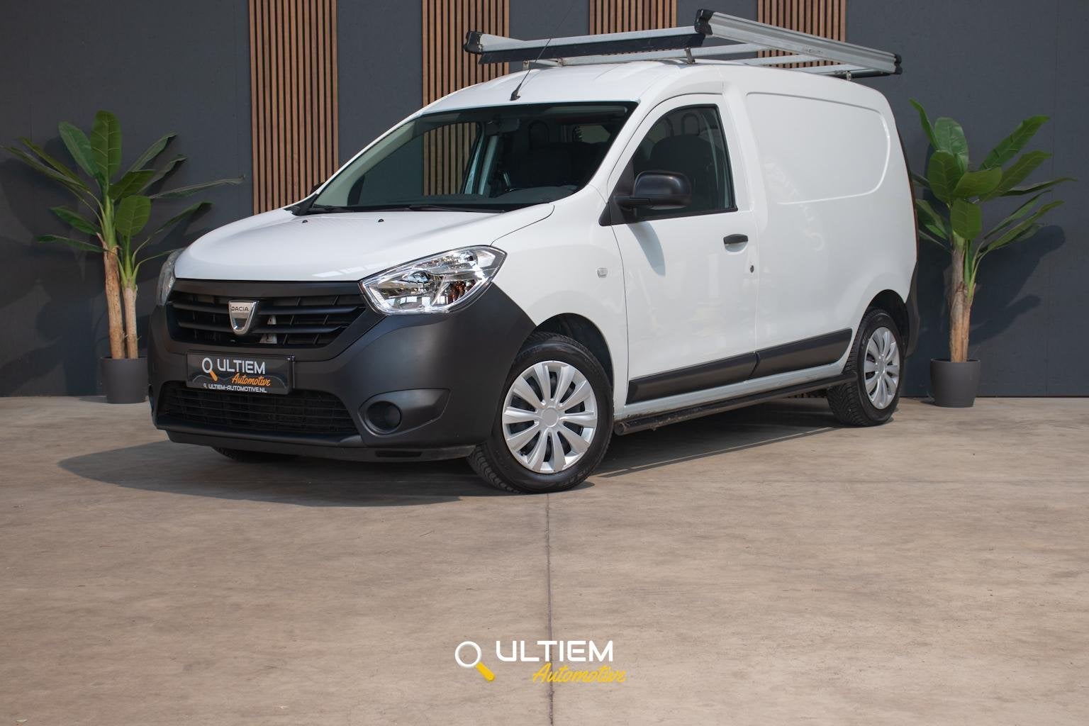 Dacia Dokker 1.5 dCi 90 Ambiance | Airco Trekhaak Imperiaal, Auto's, Bestelauto's, Stof, Gebruikt, Euro 6, 4 cilinders