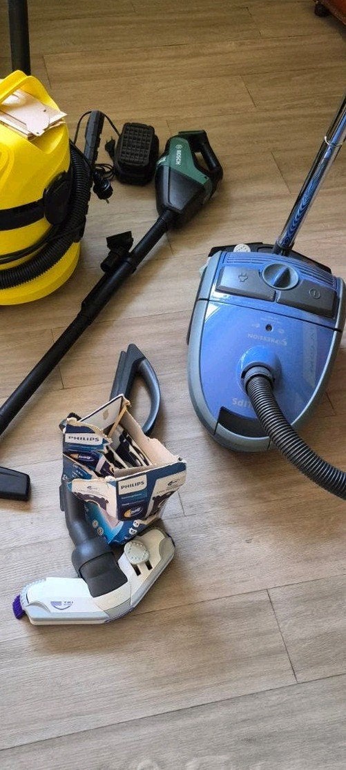 Philips en Bosch stofzuiger  werkend, Ophalen, Gebruikt, Inclusief accessoires