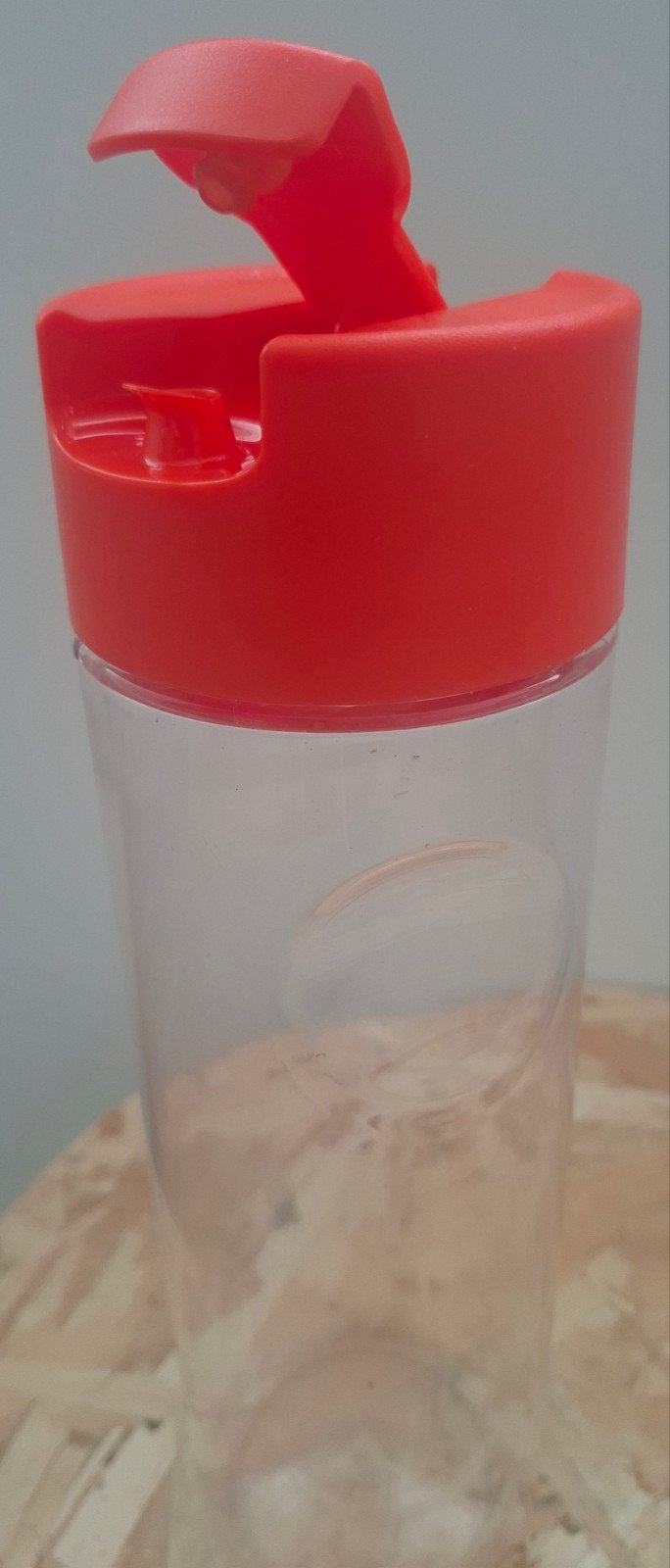 Tupperware drinkfles, doorzichtig met rode dop, BPA-vrij, Gebruikt, Overige kleuren, Beker of Kan