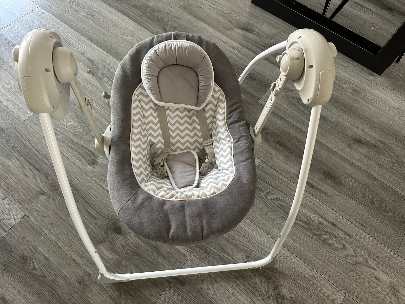 Badabulle Baby Schommelstoel met Muziek en Timer, Ophalen, Zo goed als nieuw