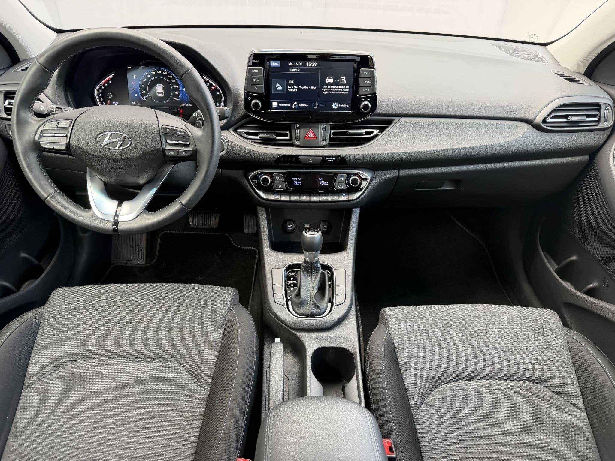 Hyundai i30 Wagon 1.0 T-GDi MHEV Comfort Automaat / Facelift, Stof, Gebruikt, Euro 6, Wit