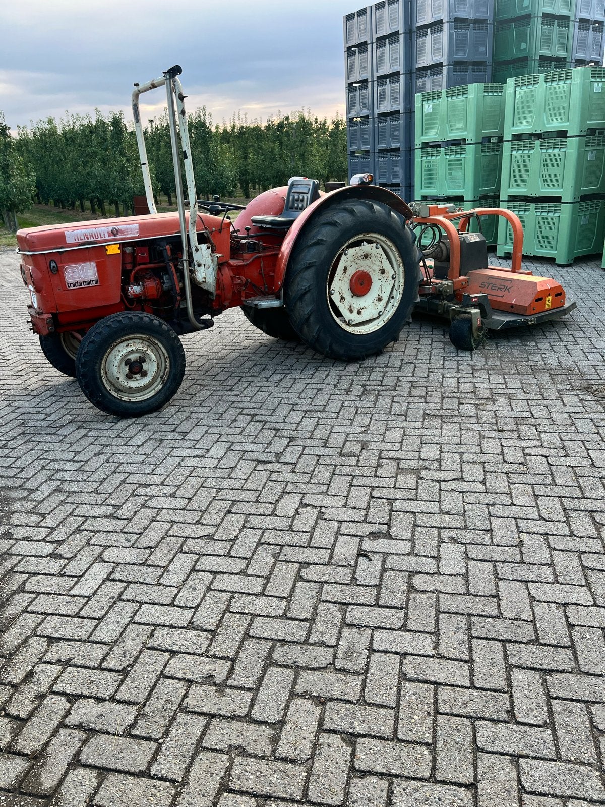 Smalspoor tractor Renault 80, Zakelijke goederen, Agrarisch | Tractoren, Gebruikt, Tot 2500, Renault, Ophalen of Verzenden
