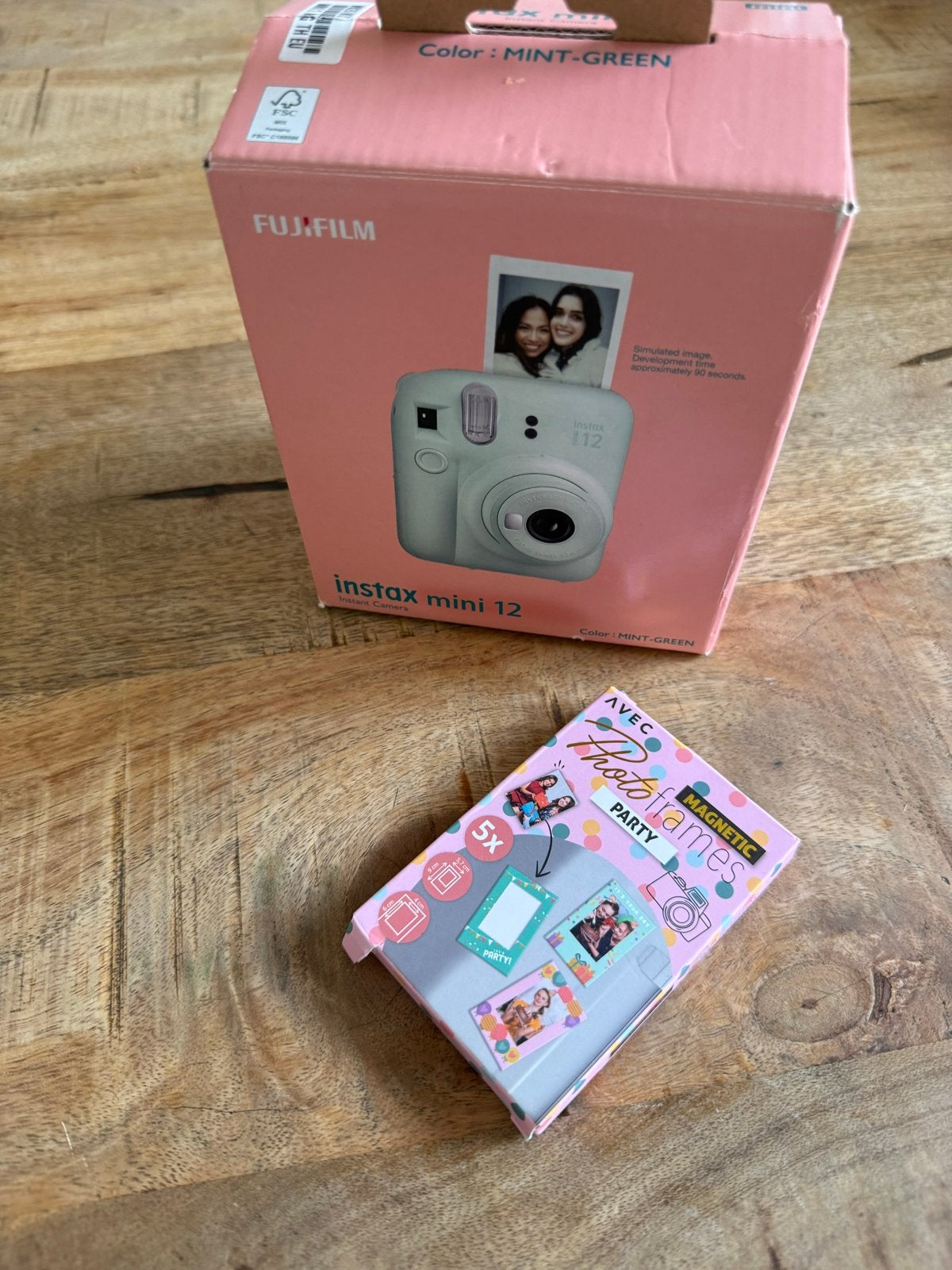 Fujifilm Instax Mini 12 Mint Green - Zo goed als nieuw, Ingebouwde flitser, Instant camera, Ophalen of Verzenden, Zo goed als nieuw