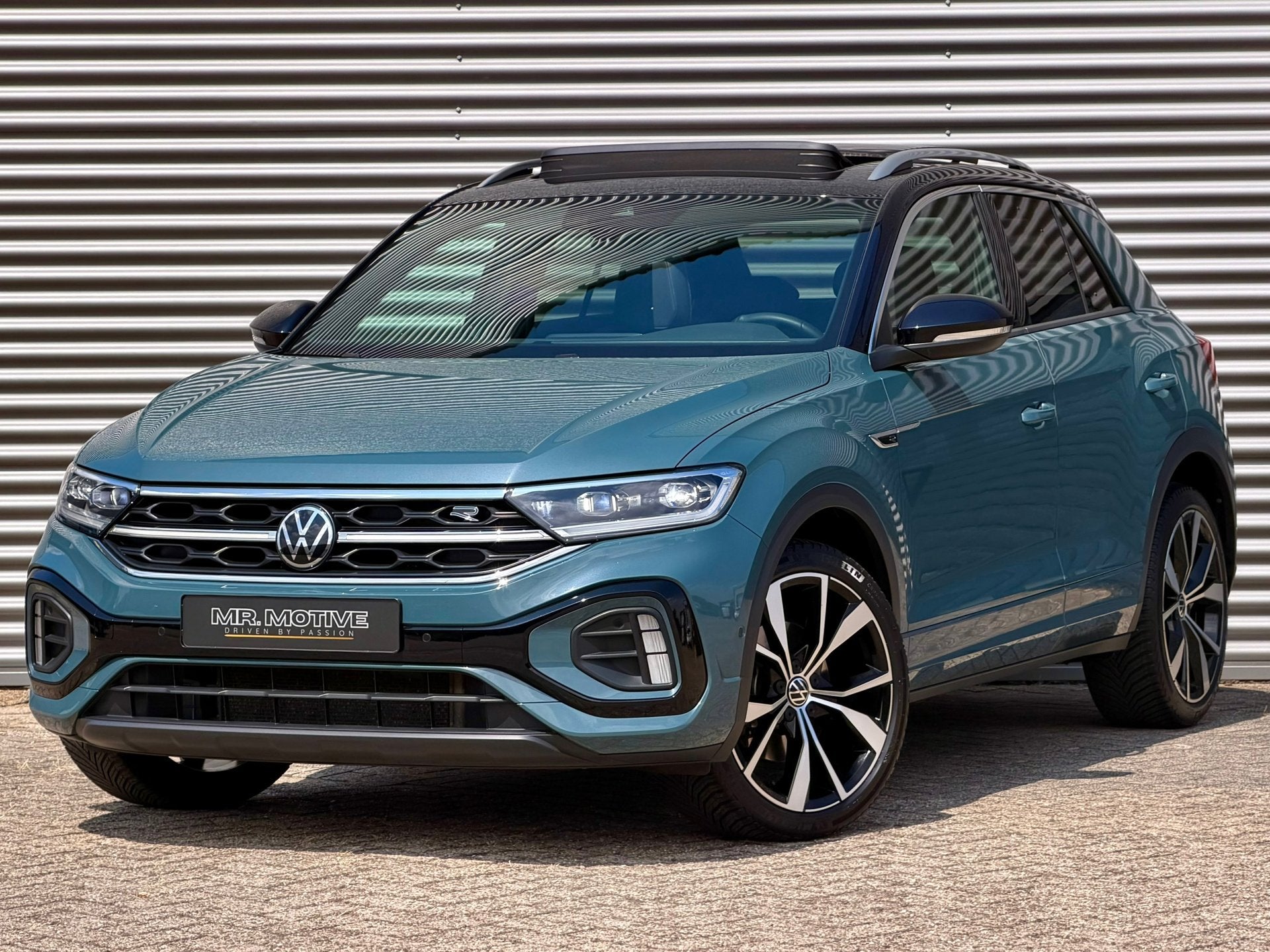 Volkswagen T-ROC 1.5 TSI R-Line 150 PK DSG | IQ Light | Pano, Auto's, Volkswagen, Euro 6, 4 cilinders, 150 pk, Blauw