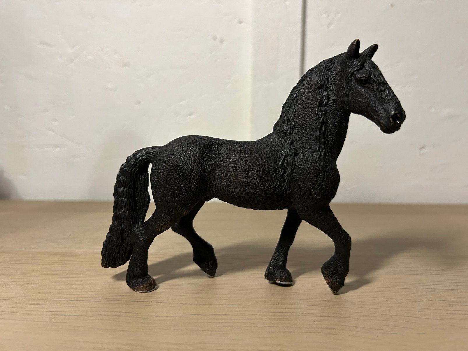 Schleich friese hengst, Ophalen of Verzenden, Zo goed als nieuw, Paard, Beeldje of Figuurtje