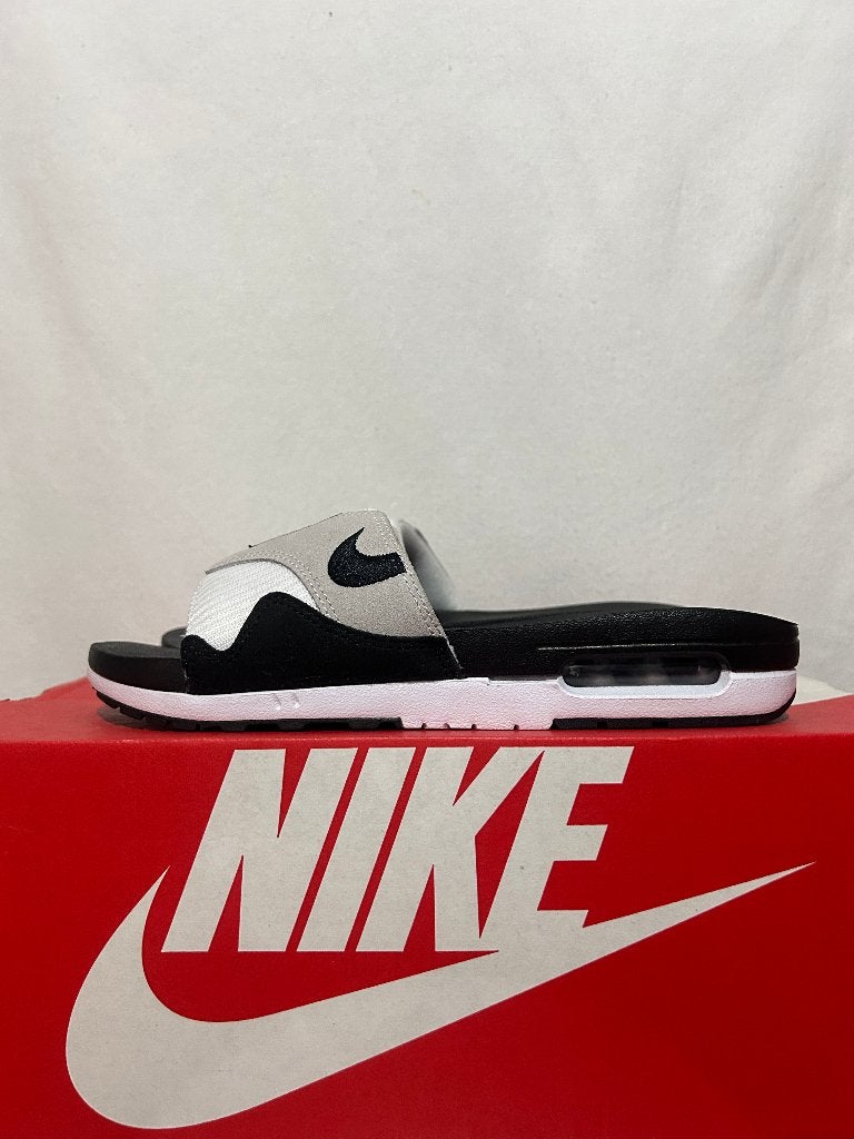 BIJNA NIEUW! Maat 42,5 - Nike Air Max 1 Slide White Black