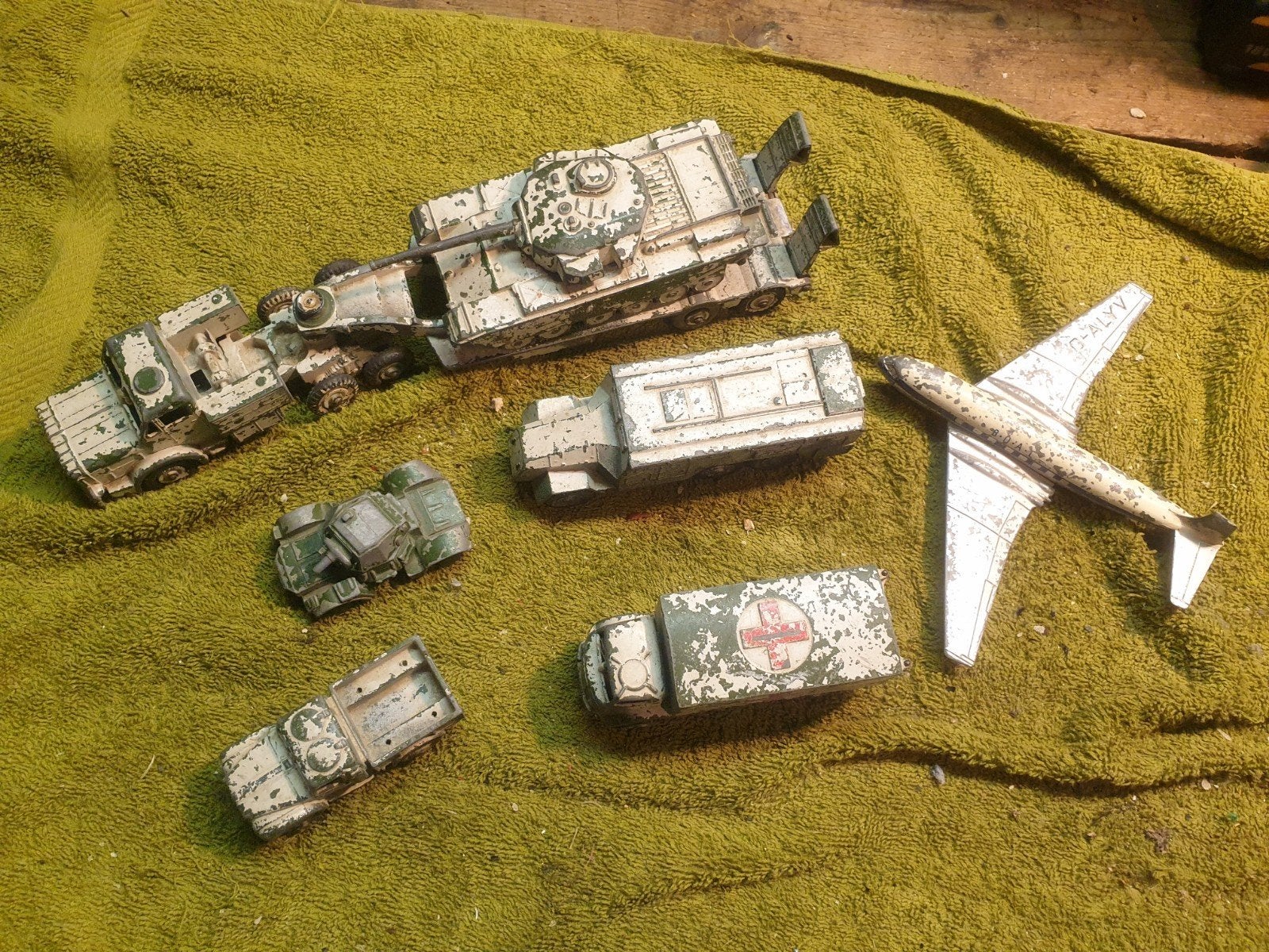 Dinky Toys Militaire Voertuigen en Vliegtuig Collectie, Ophalen of Verzenden, Gebruikt