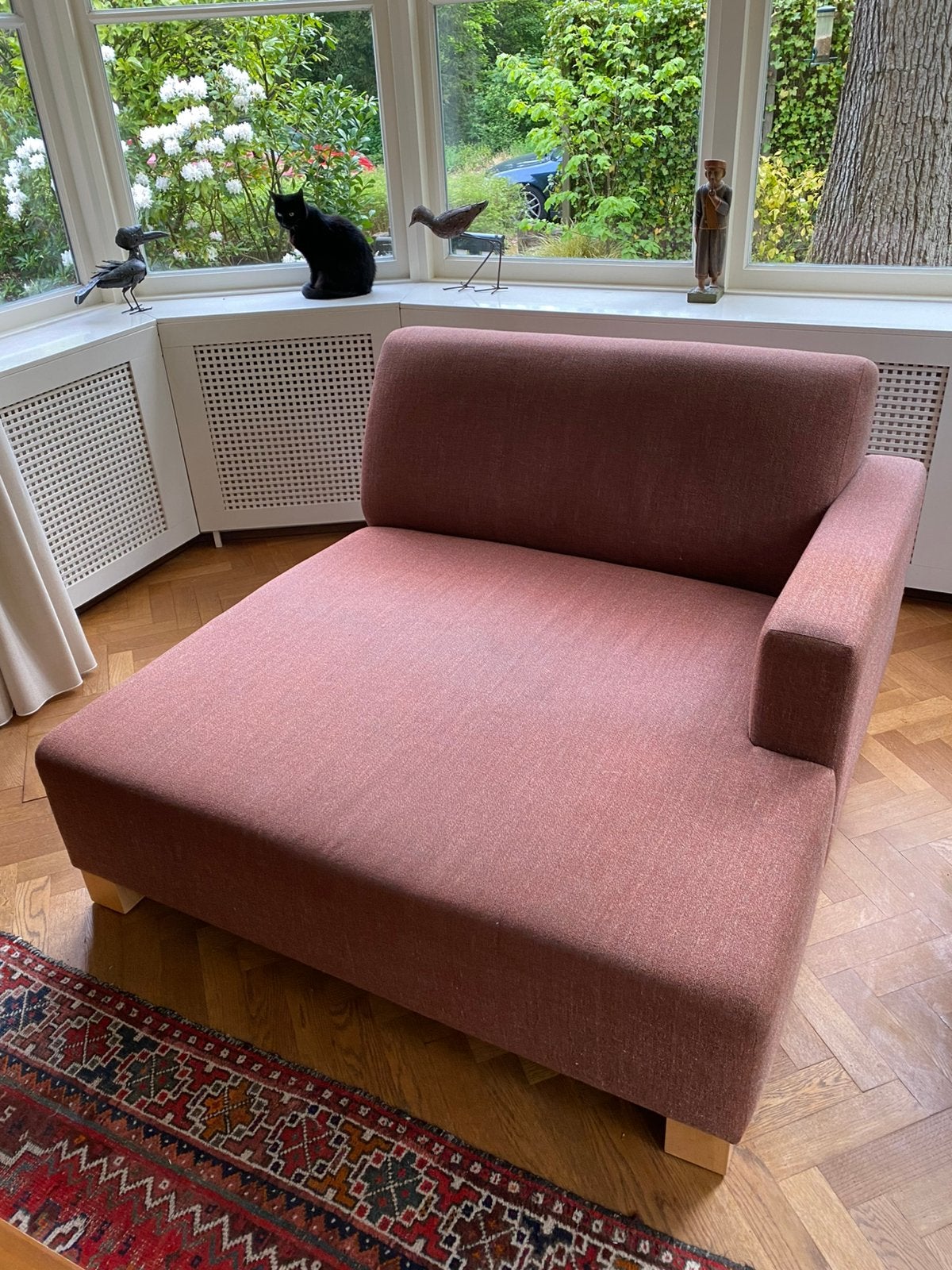Loungebank, Ophalen, Vierkante houten poten, Gebruikt, 125 tot 150 cm