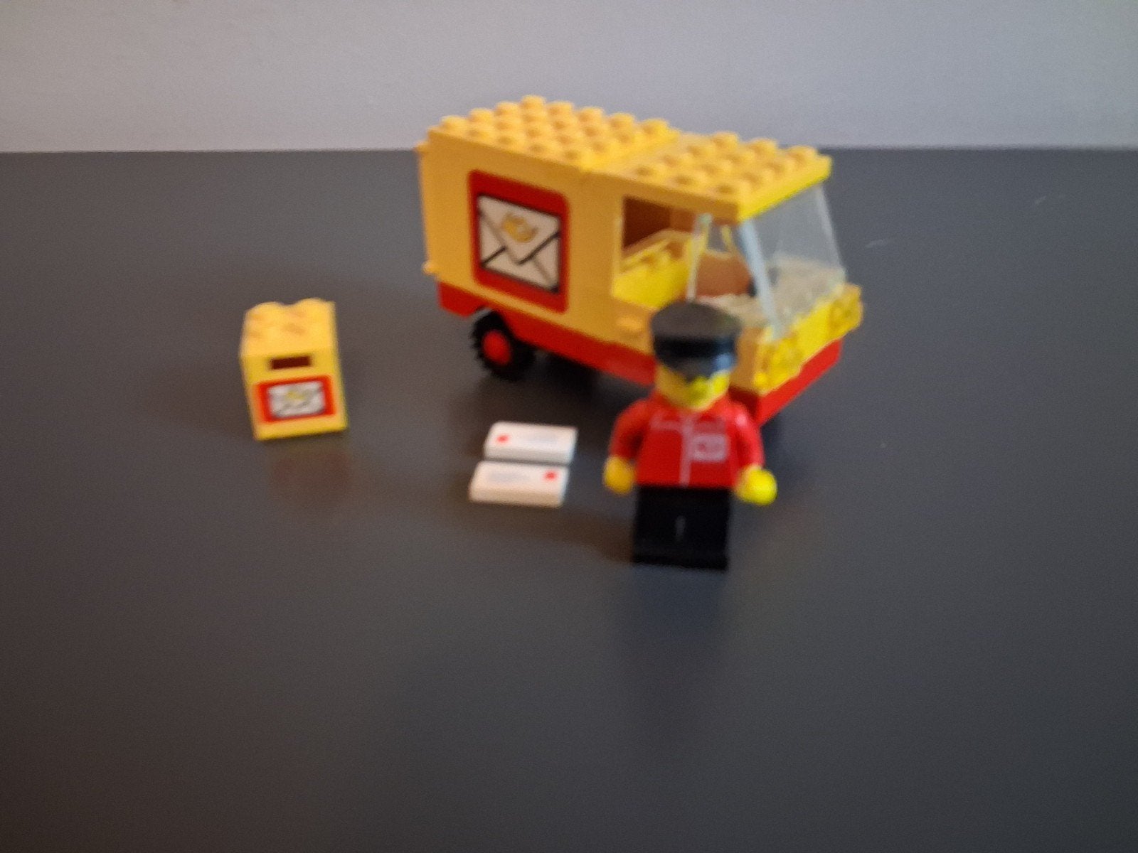 Lego Postbode met busje en brieven vintage 6651, Inclusief minifiguren, Gebruikt, Lego, Ophalen of Verzenden