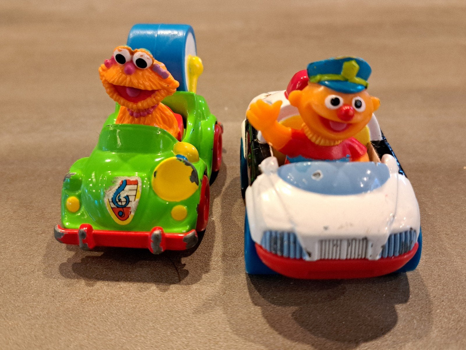 Set van 2 vintage Tyco Sesamstraat gietijzeren autootjes, Ophalen of Verzenden, Gebruikt