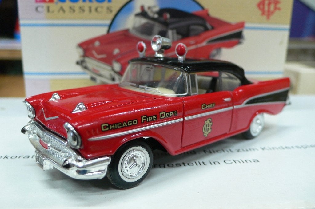 chevrolet bel air 1957 chicago firechief -corgi 1/43, Hobby en Vrije tijd, Modelauto's | 1:43, Verzenden, Zo goed als nieuw, Auto