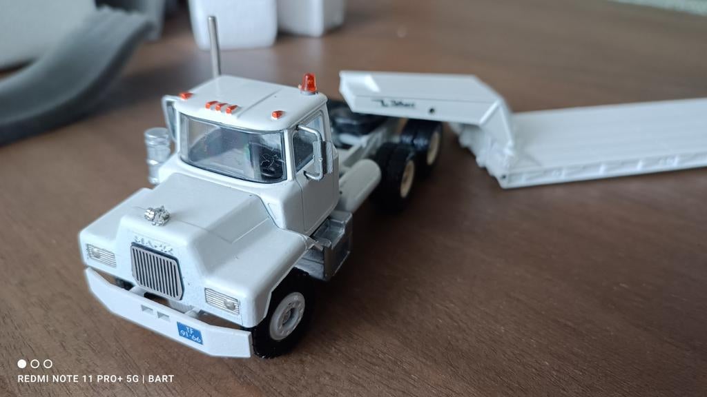 MACK R600 EN TALBERT DIEPLADER CONRAD, Hobby en Vrije tijd, Modelauto's | 1:50, Ophalen of Verzenden, Zo goed als nieuw, Bus of Vrachtwagen