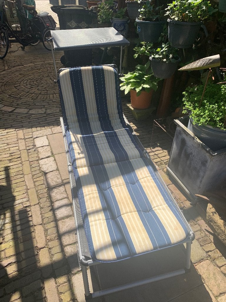 ligbed met kussen, Tuin en Terras, Ophalen, Zo goed als nieuw, Overige materialen, Inklapbaar