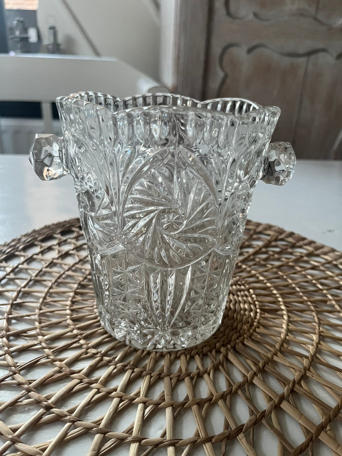 Vintage ijsemmer is vervaardigd van zwaar geperst glas, Ophalen of Verzenden