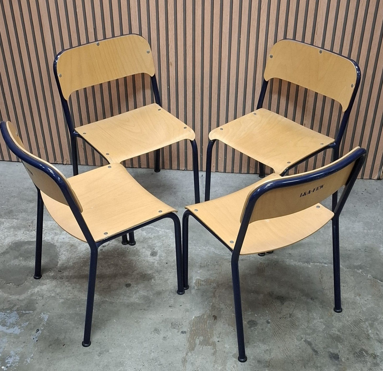 58 x Vintage schoolstoelen hout cafe kantine stoelen horeca, Ophalen of Verzenden, Zo goed als nieuw, Hout, Vijf, Zes of meer stoelen