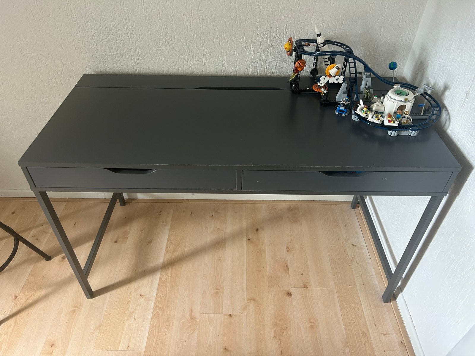 Bureau Ikea Alex donkergrijs, Ophalen, Gebruikt