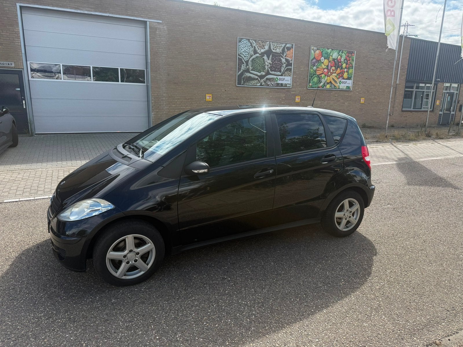 Mercedes-Benz A-Klasse benzine 5DRS 2006 Zwart, Auto's, Mercedes-Benz, Voorwielaandrijving, 1498 cc, 595 kg, Handgeschakeld