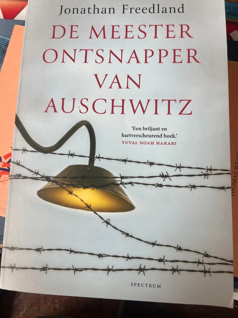 De Meesterontsnapper van Auschwitz - Jonathan Freedland, Ophalen of Verzenden, 20e eeuw of later, Zo goed als nieuw