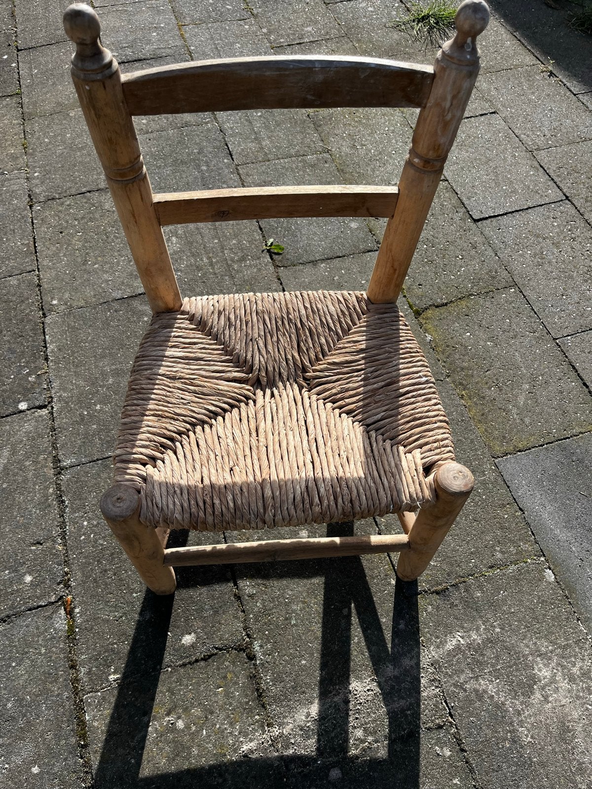 Vintage houten kinderstoel met rieten zitting, Ophalen