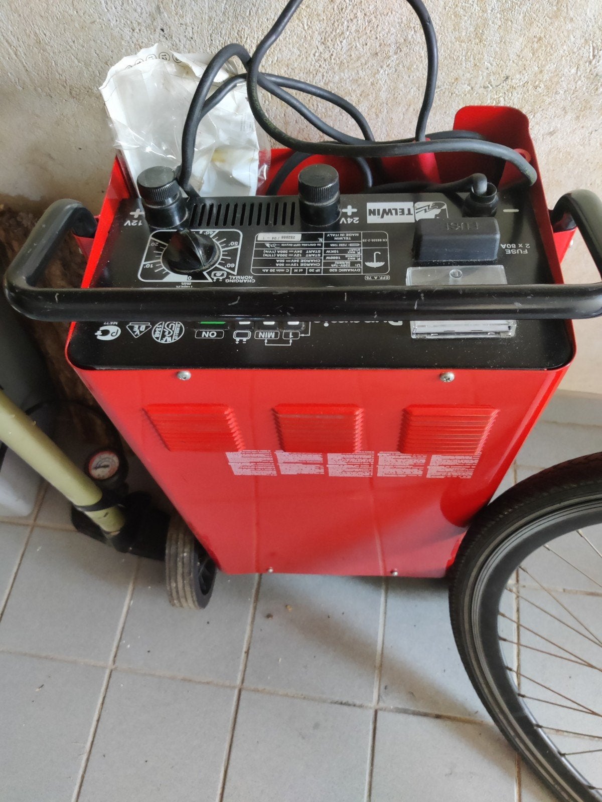 Telwin Dynamic 520 acculader en starthulp, Ophalen of Verzenden, Gebruikt, Universele onderdelen