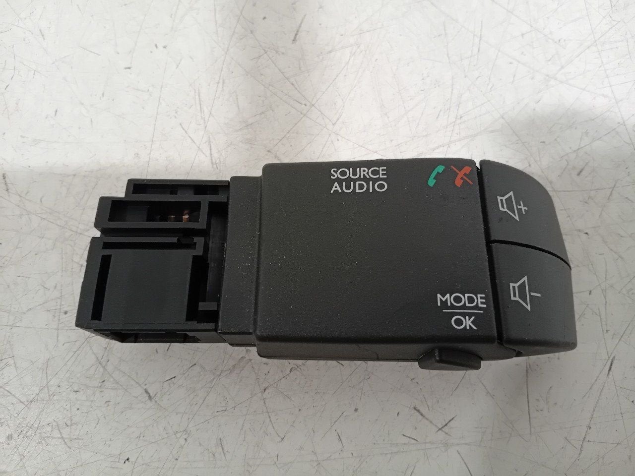 Radio bediening Dacia Sandero, Auto diversen, Autoradio's, Ophalen of Verzenden, Van der Ven Autorecycling B.V., Onderdelen@venauto.nl