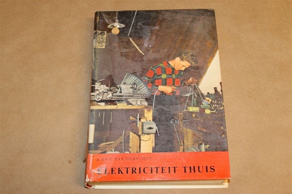 Elektriciteit Thuis — Vintage Techniekboek 1960, Ophalen of Verzenden, Gelezen, Bouwkunde