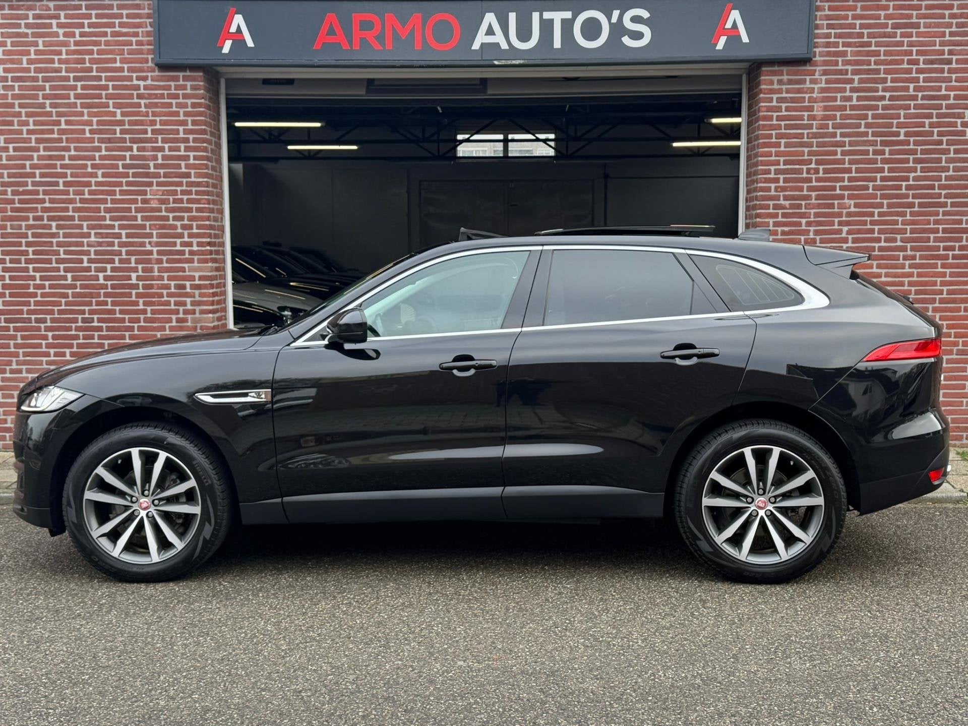 Jaguar F-PACE 2.0 Portfolio AWD 20d | Pano | DealerOH, Auto's, Automaat, Gebruikt, Euro 6, 4 cilinders
