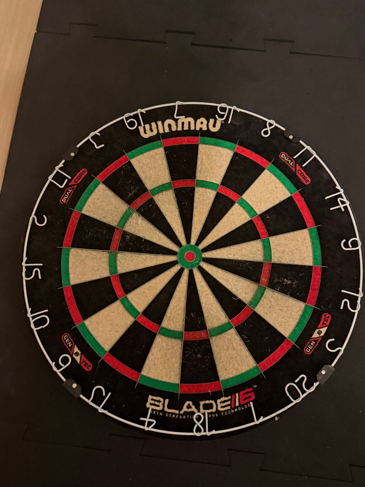 Winmau Blade 6 Dual Core dartbord, Ophalen, Zo goed als nieuw, Dartbord
