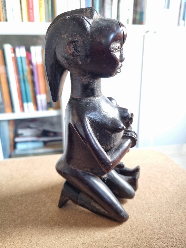 Authenktiek Afrikaans beeld Angola moeder met kind, Hout, Bruin, Afrika, Ophalen of Verzenden