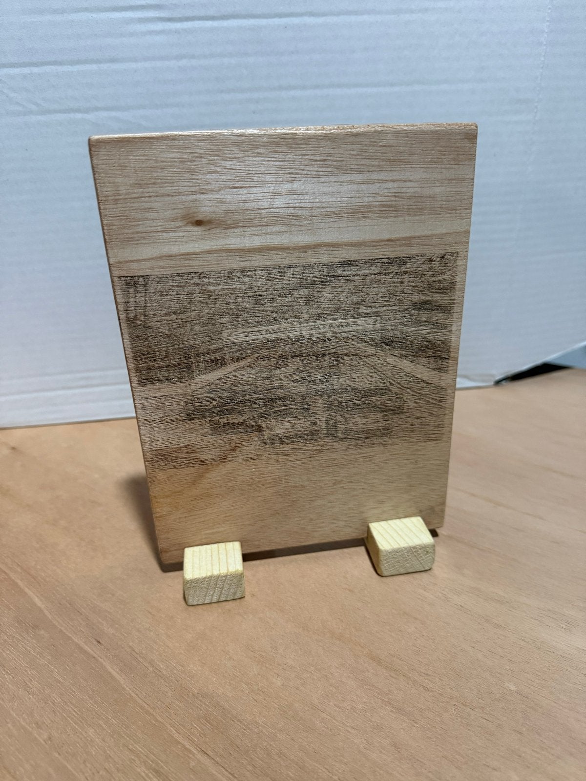 Gepersonaliseerd Gegraveerd Houten Bordje met Standaard, Gravea, Verzenden, Nieuw, 3299BS