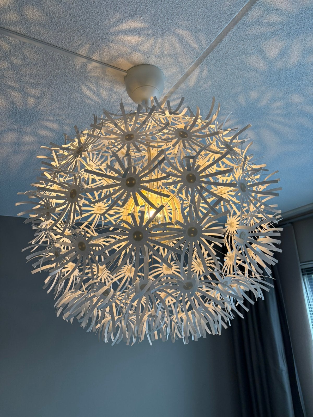 IKEA PS Maskros hanglamp - Witte designlamp, Ophalen, Gebruikt, Kunststof, 50 tot 75 cm