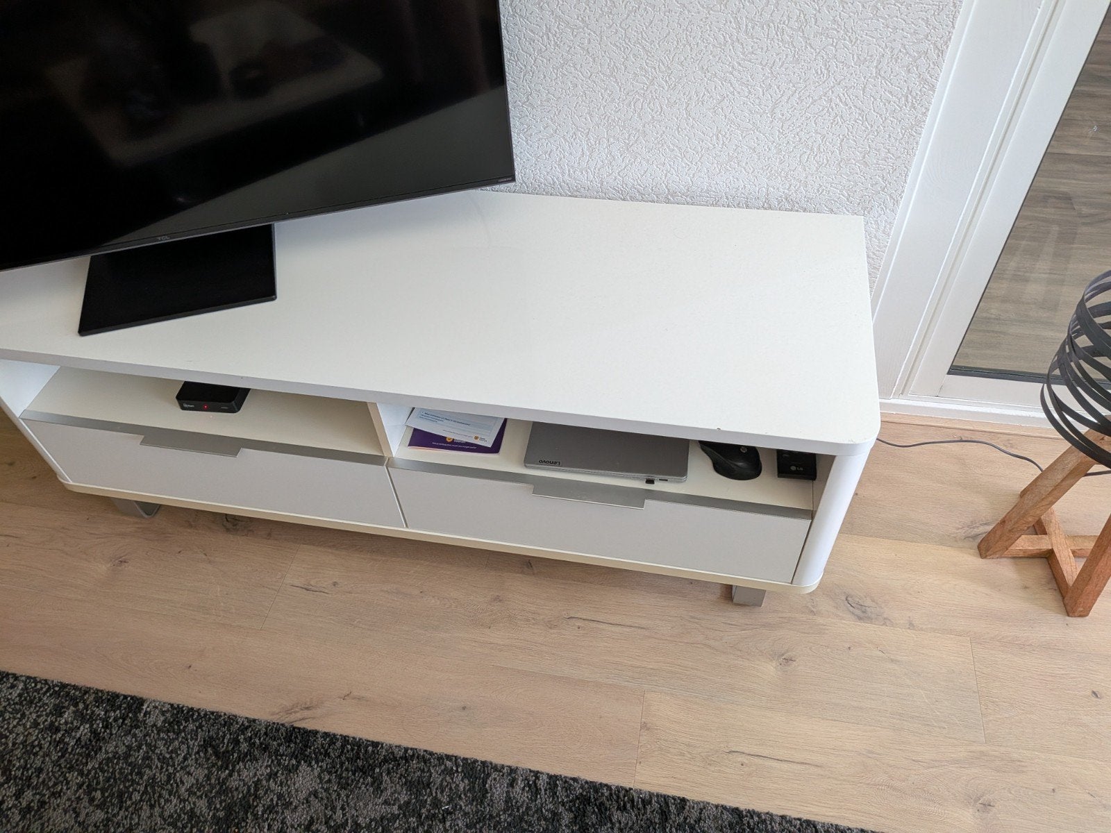 Tv meubel, Ophalen