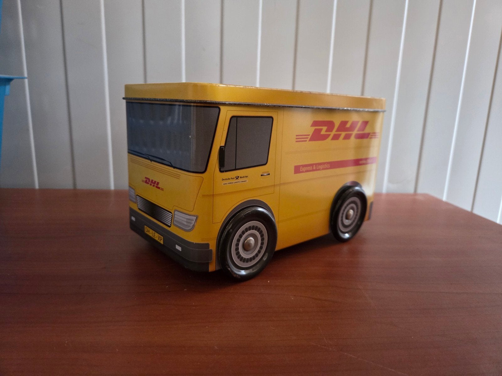 DHL blik, Ophalen of Verzenden, Gebruikt, Overige