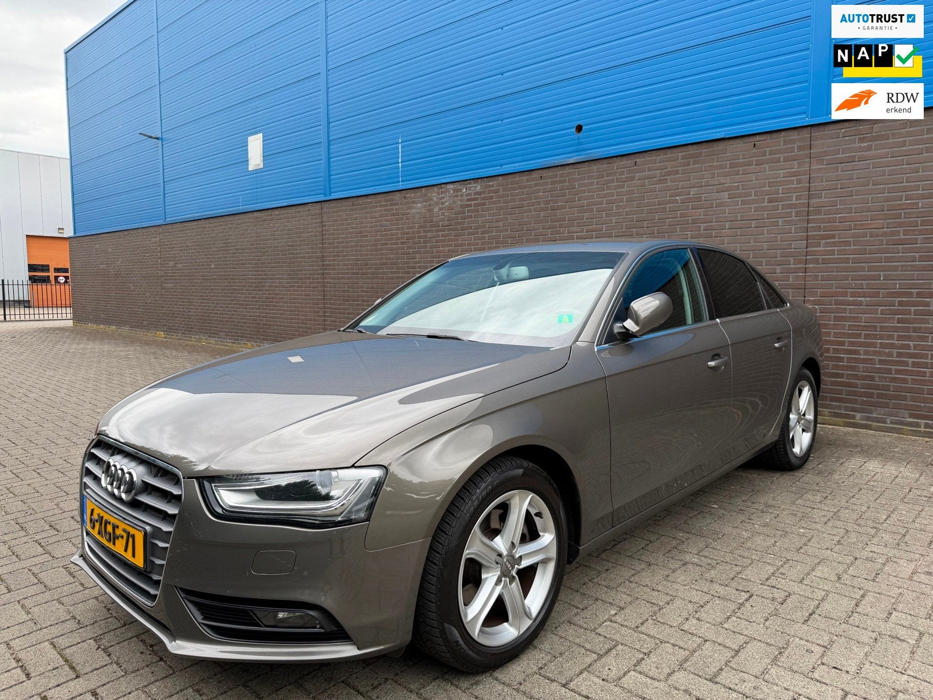 Audi A4 Limousine 1.8 TFSI Business Edition | Automaat | LED, Auto's, Dealer onderhouden, Gebruikt, Euro 6, 4 cilinders