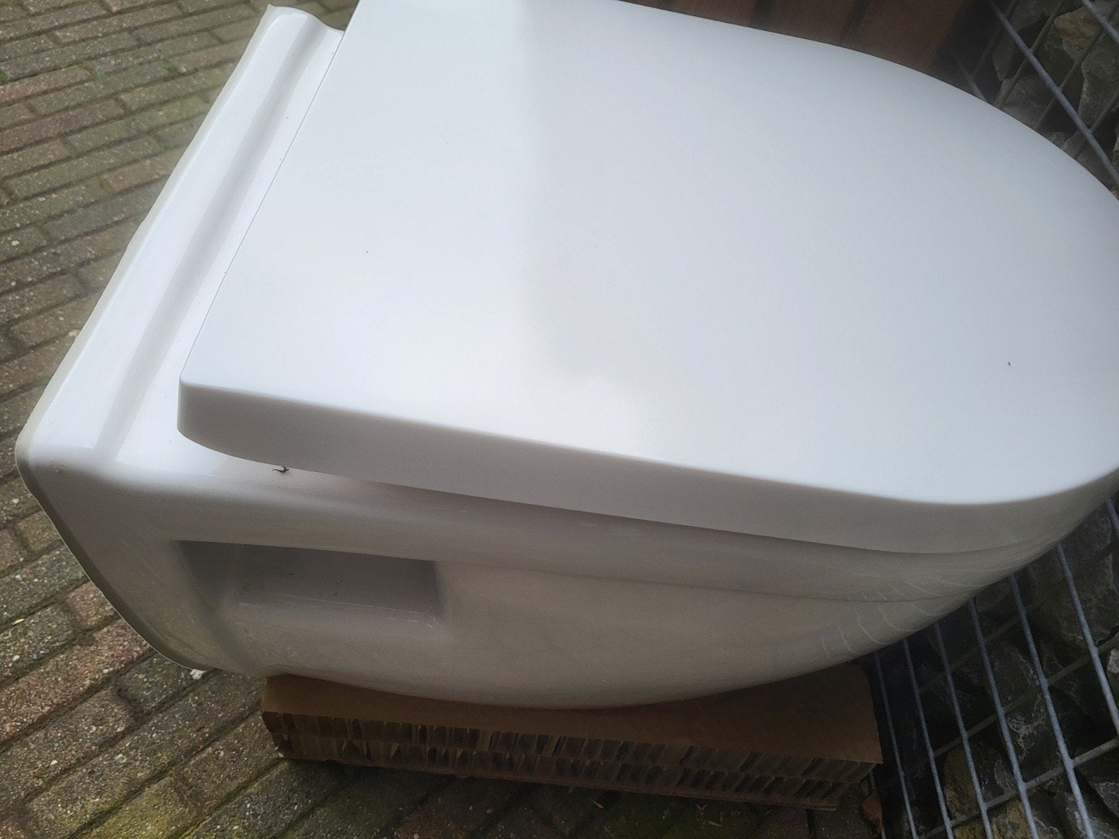 Hangend toilet met wcbril, Ophalen, Overige materialen, Minder dan 4 cm, Minder dan 5 m²