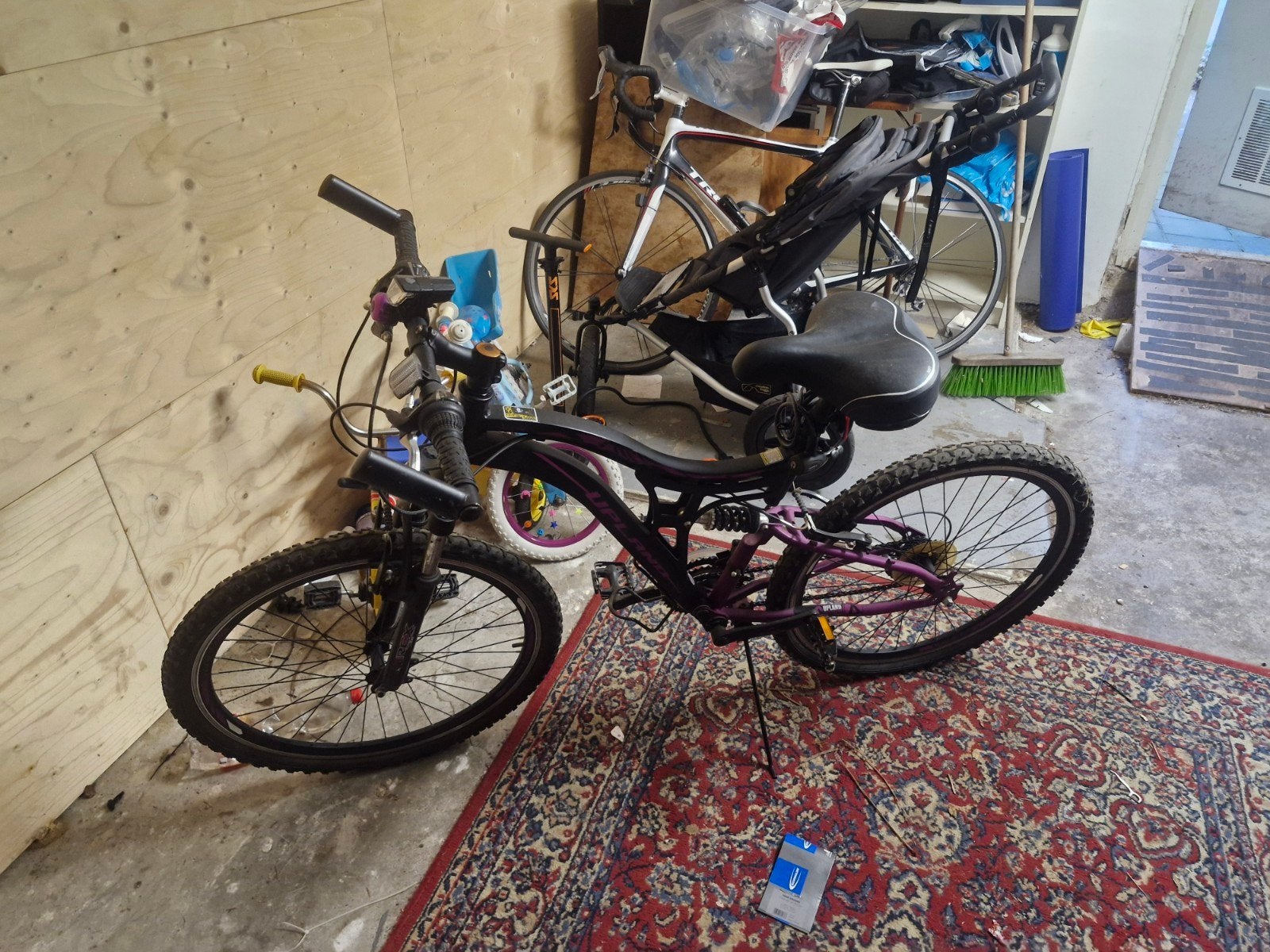 Upland mountainbike - paars/zwart - Gebruikt, Fietsen en Brommers, Fietsen | Mountainbikes en ATB, Gebruikt, Ophalen of Verzenden