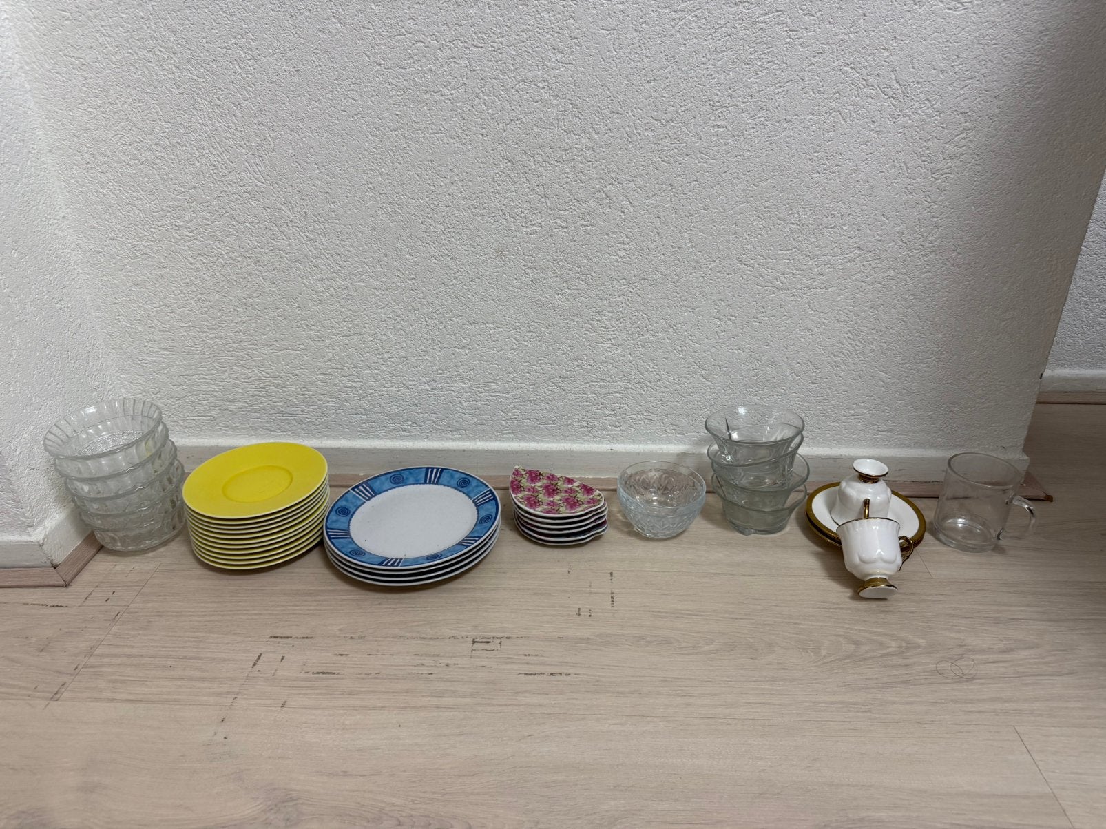 Groot serviespakket - borden, schaaltjes, voorraadpot, kopje, Ophalen, Gebruikt, Glas, Overige stijlen