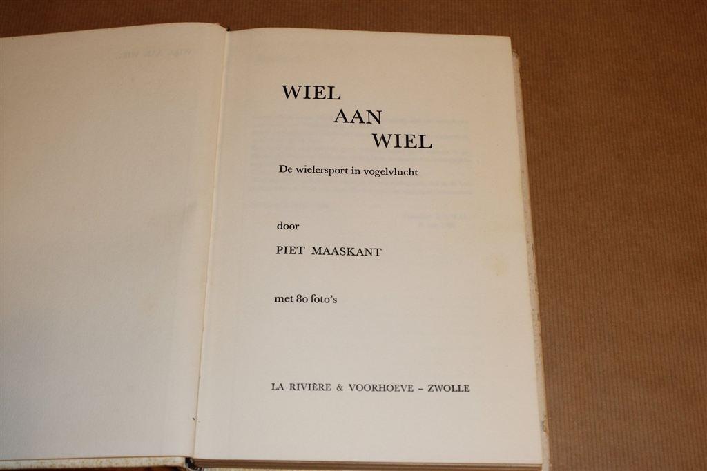 Wiel aan Wiel [1966] — Wielersport in Vogelvlucht — Vintage, Ophalen of Verzenden, Gelezen, Watersport en Hengelsport