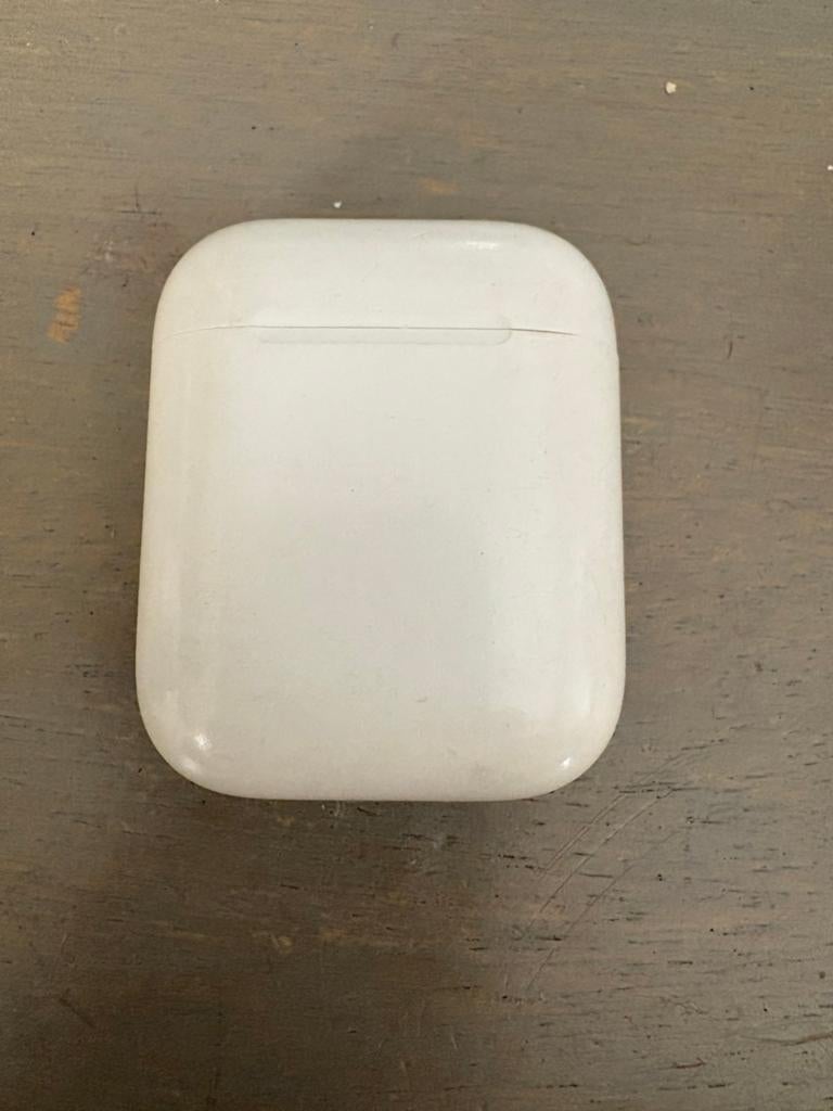 Apple AirPods 2 Oplaadcase (Alleen Case), Ophalen of Verzenden, Gebruikt, Overige merken, Draadloos