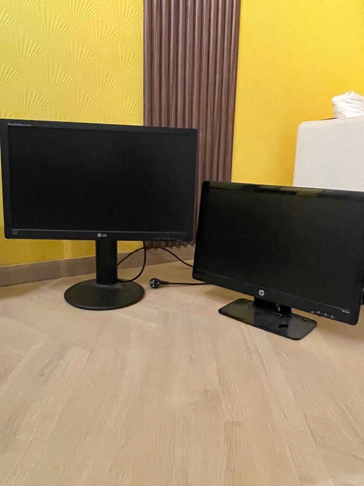 Monitors - Dell, LG and HP, Computers en Software, Ophalen, Kantelbaar, Full HD, 60 Hz of minder