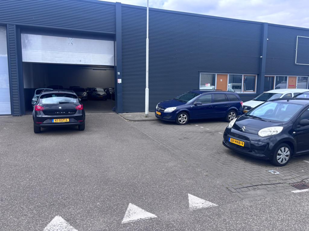 Huurcontract ter overname , autos inkoop verkoop., Zakelijke goederen, Bedrijfs Onroerend goed, 413 m², Huur, Bedrijfsruimte