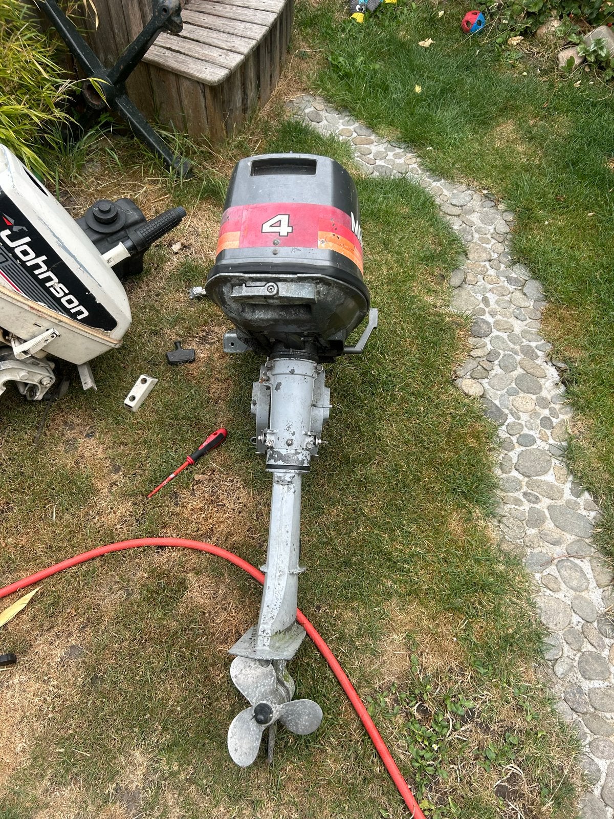 2 opknap buitenboordmotoren: Mariner 4 pk & Johnson 4 pk, Ophalen, Gebruikt, Motor en Techniek, Zeilboot of Motorboot
