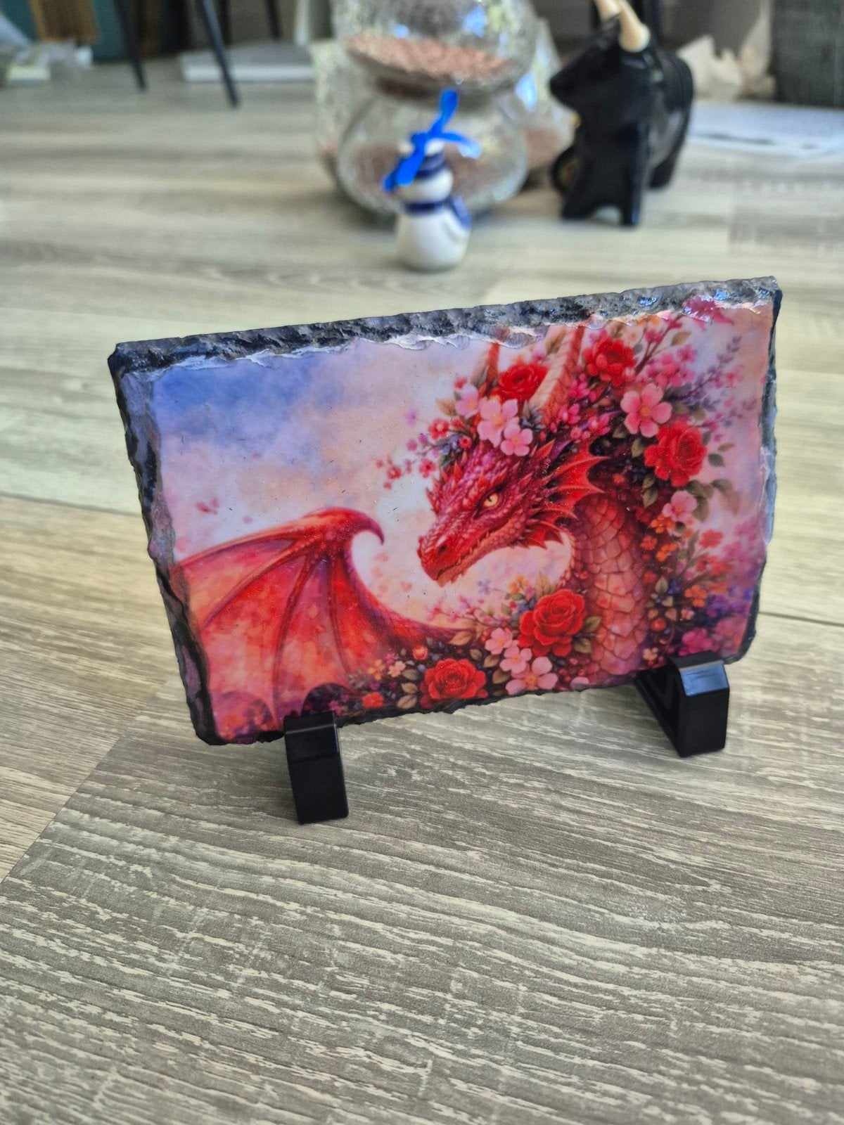 Draak met bloemen op leisteen - Uniek decoratiestuk, Meerkleurig, Overige stijlen, Nieuw, Ophalen of Verzenden