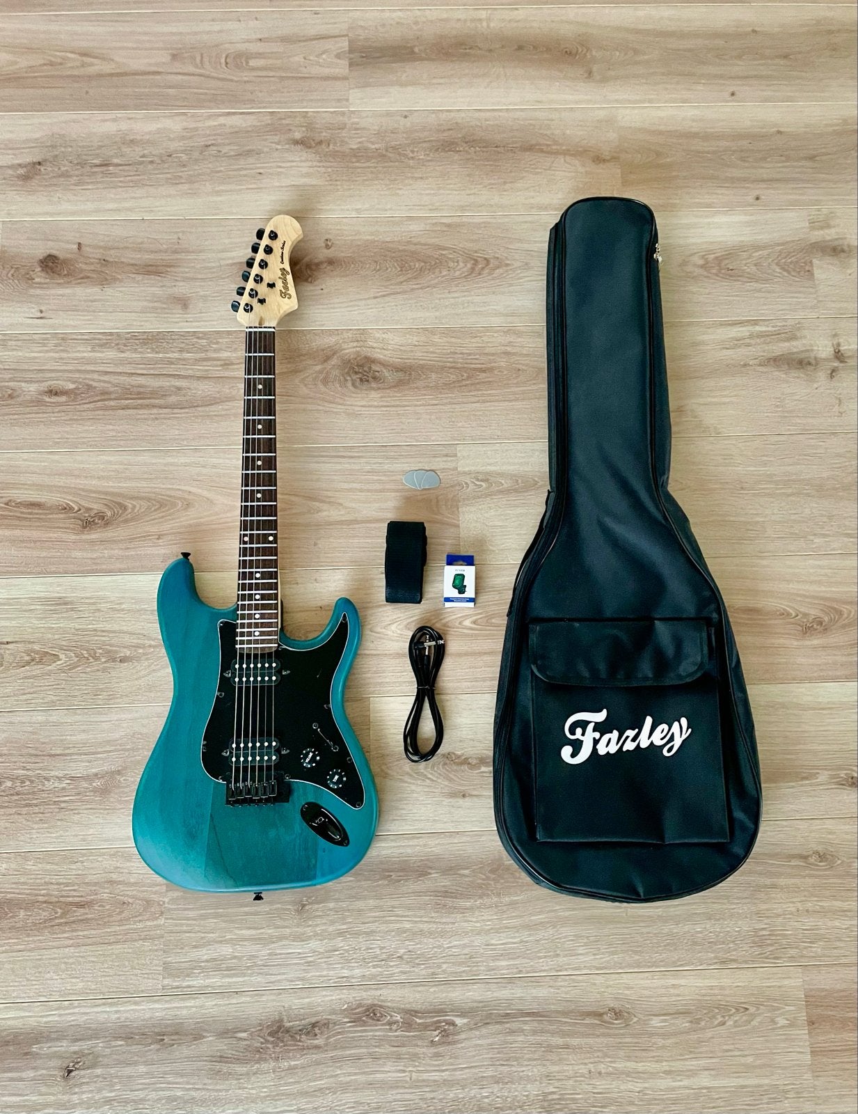 Foto 2 van Elektrische gitaar + accessoires - Zo goed als nieuw