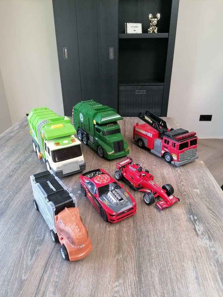 Diverse vrachtwagens, auto's, brandweerauto, Ophalen, Gebruikt