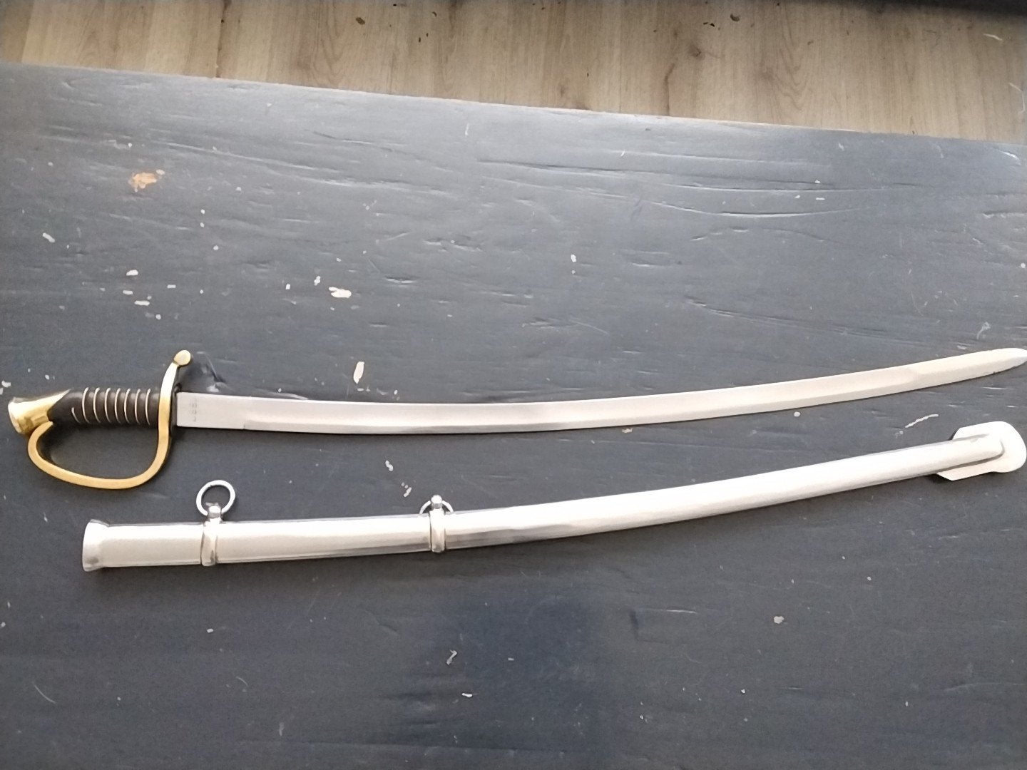 Militair sabel met schede - 95 cm, Ophalen of Verzenden, Overige soorten, Overige gebieden, Zwaard of Sabel
