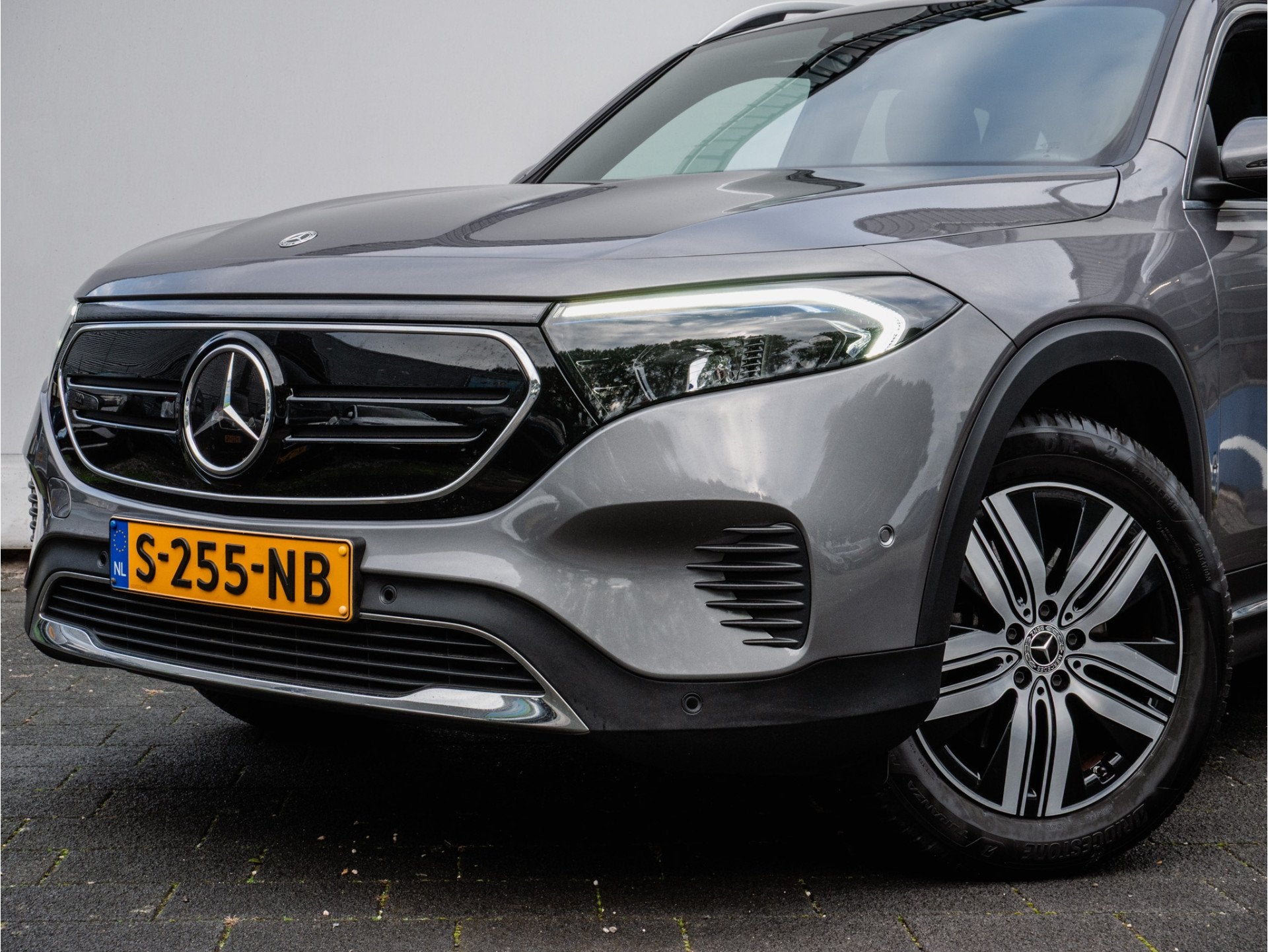 Mercedes-Benz EQB 250 Luxury Line 7p. 67 kWh SOH 96% Panoram, 190 pk, Met garantie (alle), 7 stoelen, 31 min