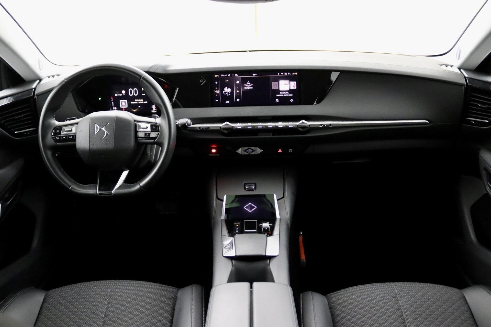 Ds 4 1.2 PureTech Trocadero antraciet AUTOMAAT, Auto's, DS, Gebruikt, Euro 6, 1199 cc, Automatische klimaatregeling
