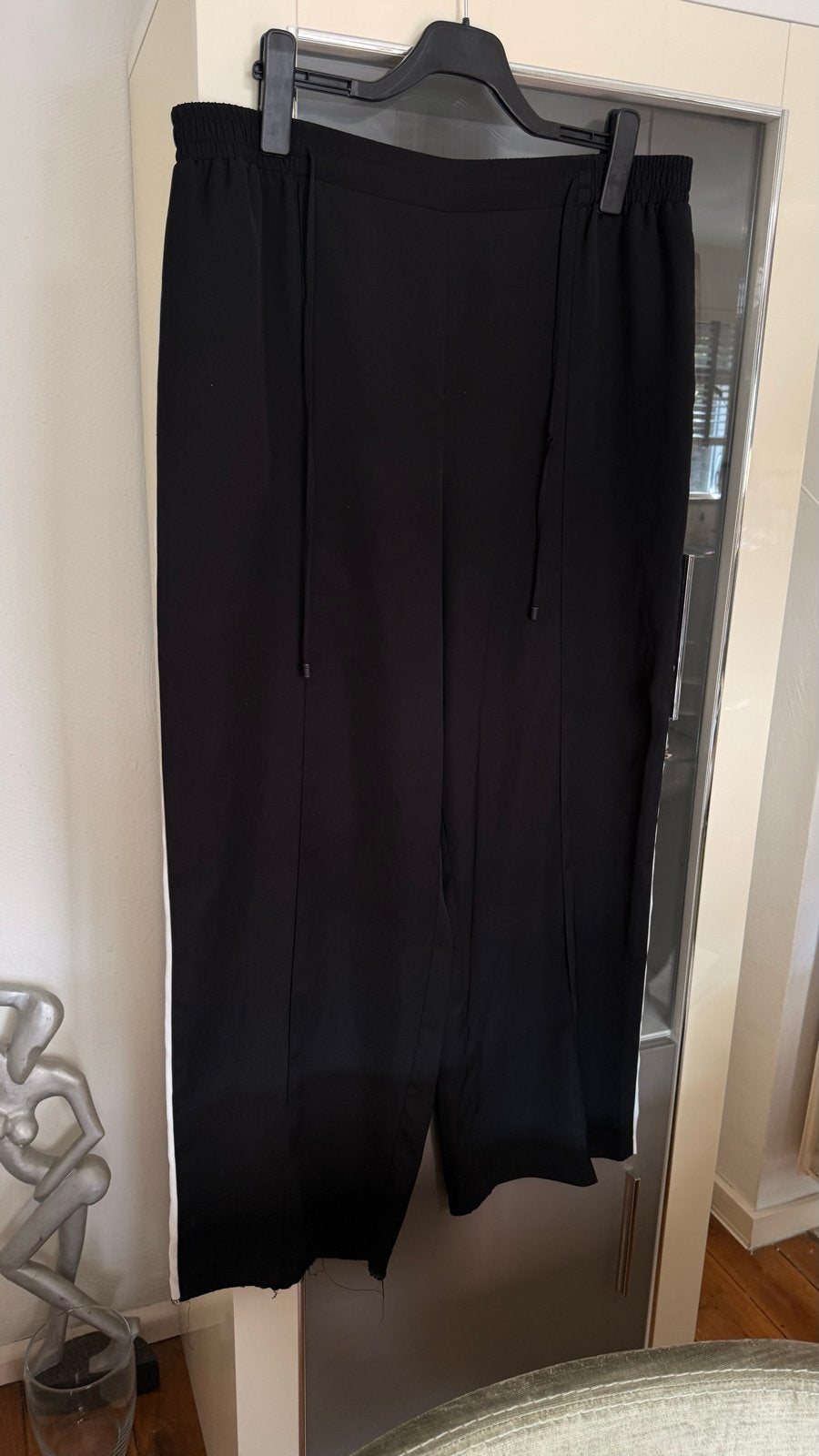 Primark Zwarte Broek met Witte Zijstreep - Maat 46/48 (XL), Ophalen of Verzenden, Zo goed als nieuw, Zwart, Broek of Spijkerbroek