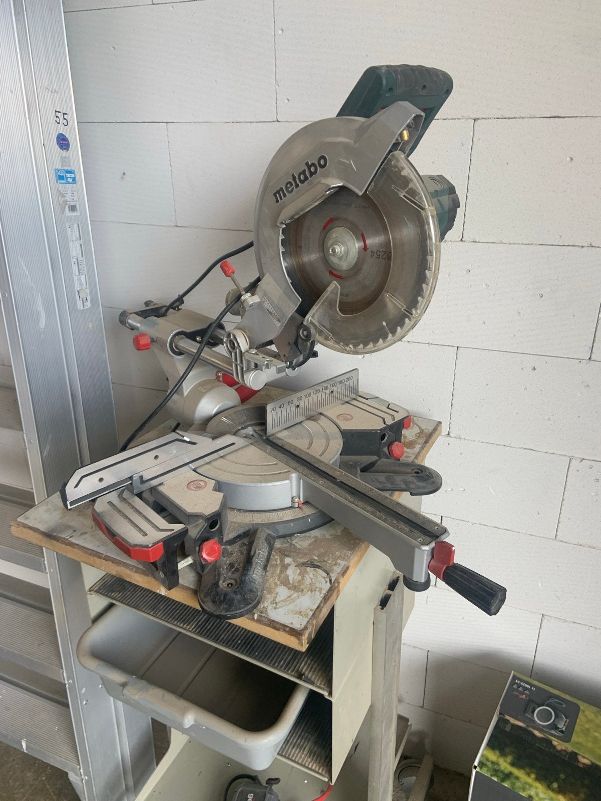 Metabo KGS 254 M Afkortzaag voor onderdelen, Ophalen, Gebruikt, 70 mm of meer, Afkortzaag